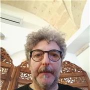 Diplomato offre lezioni di chitarra classica per chi vuole avvicinarsi o approfondire questo meraviglioso strumento